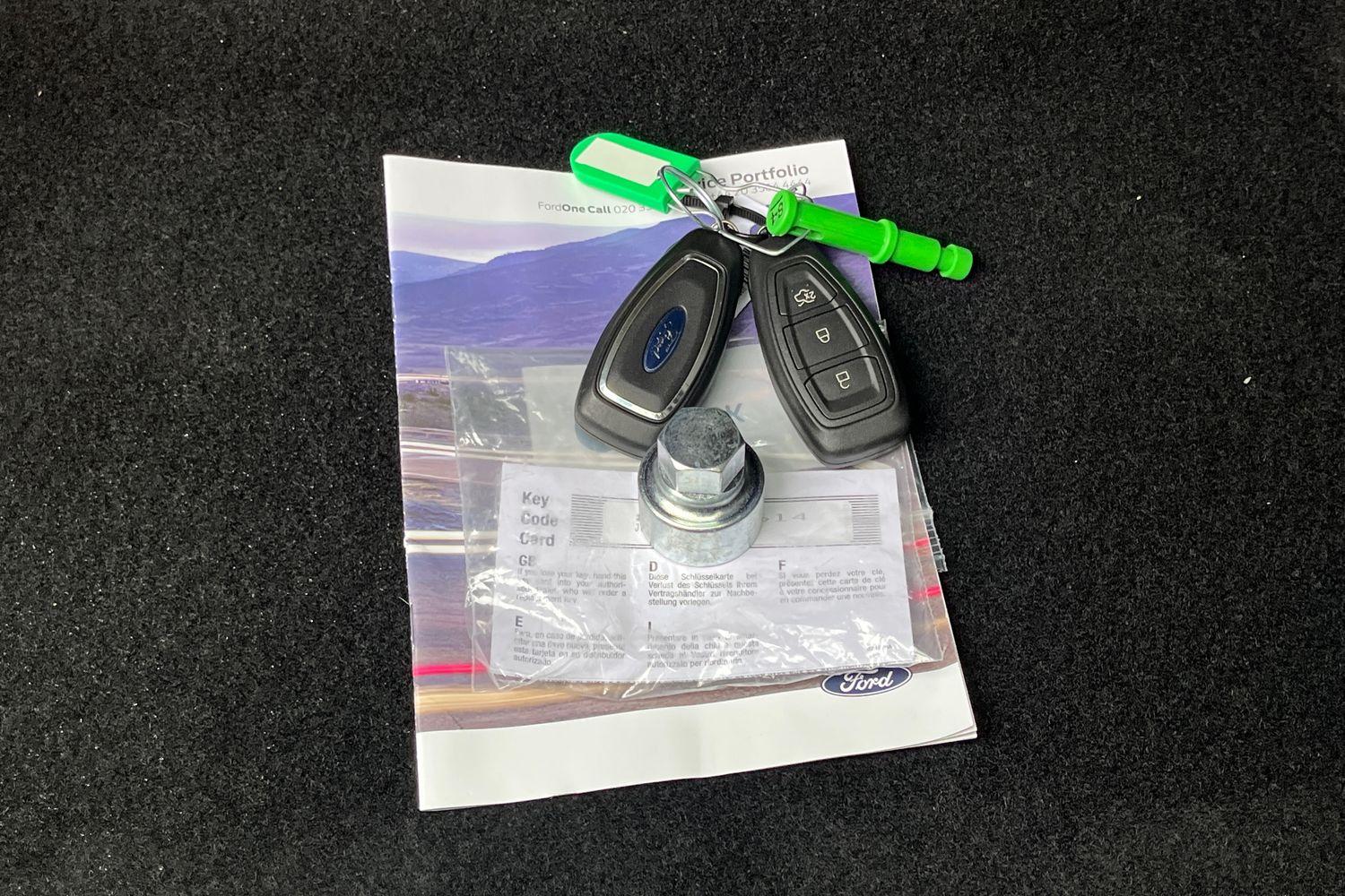 Ford KUGA Photo 21