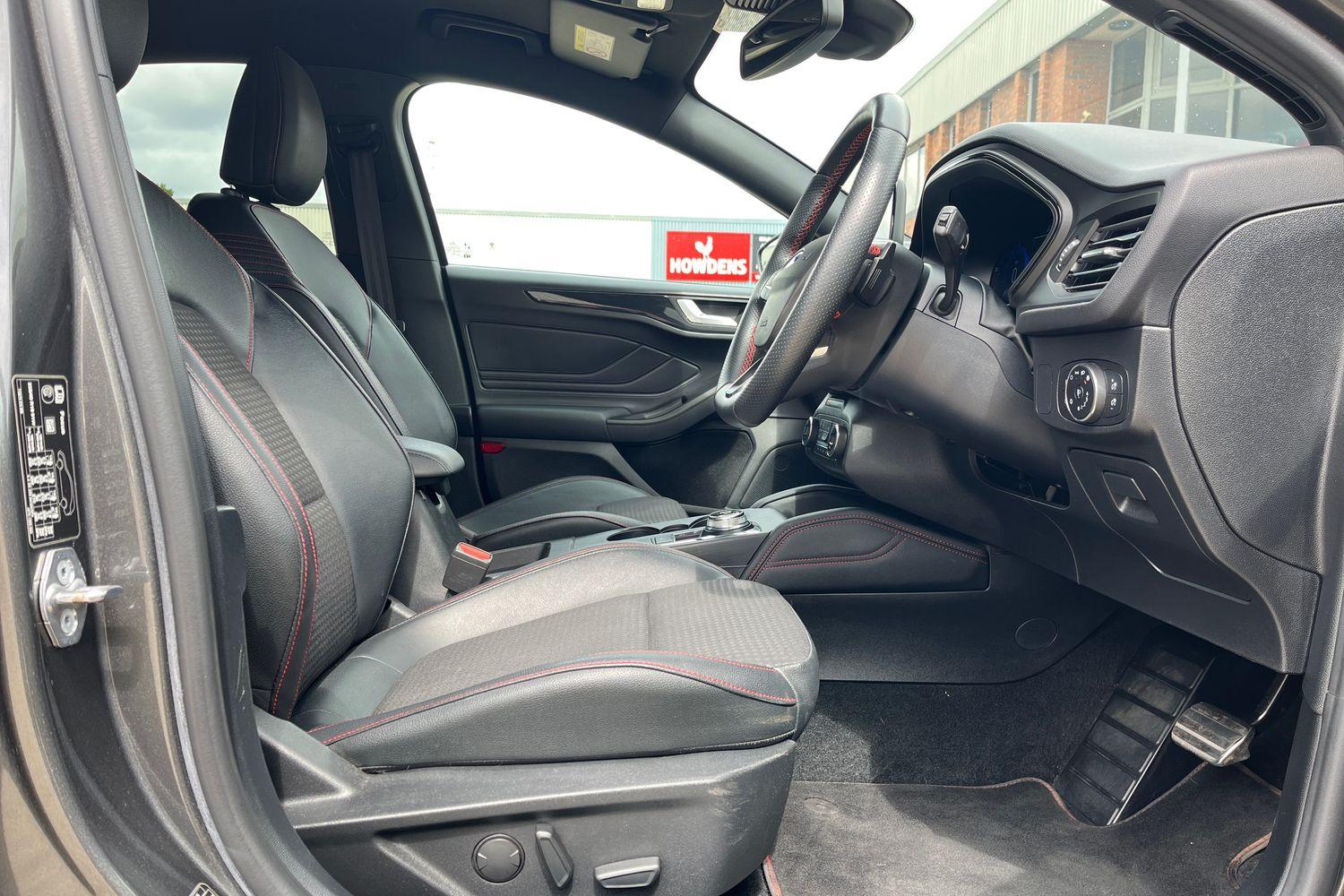 Ford Focus Photo 28