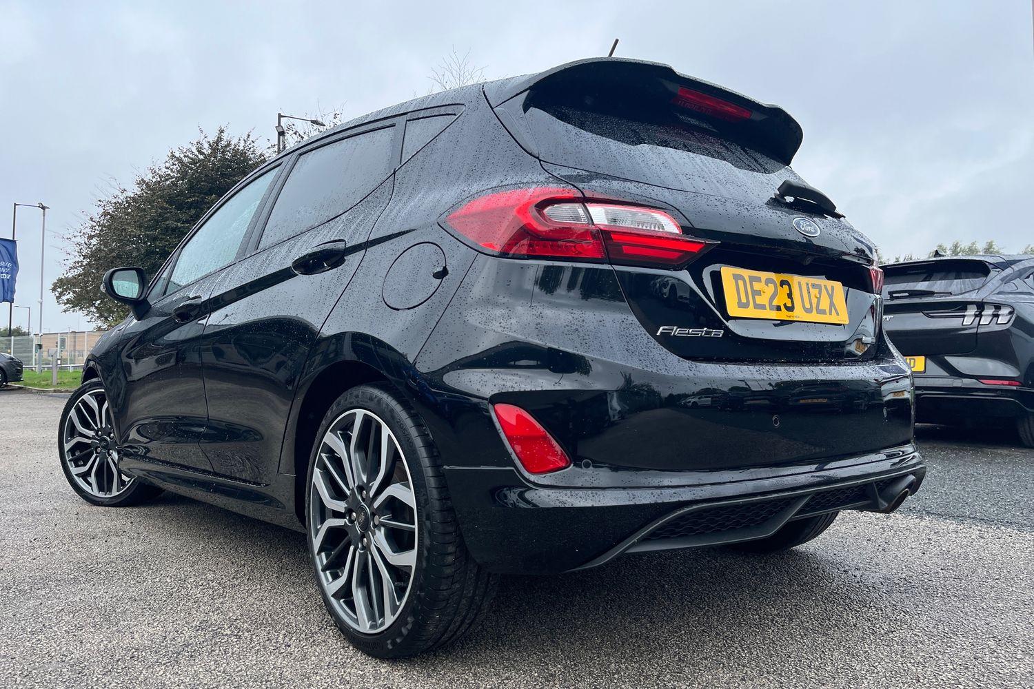 Ford FIESTA Photo 37
