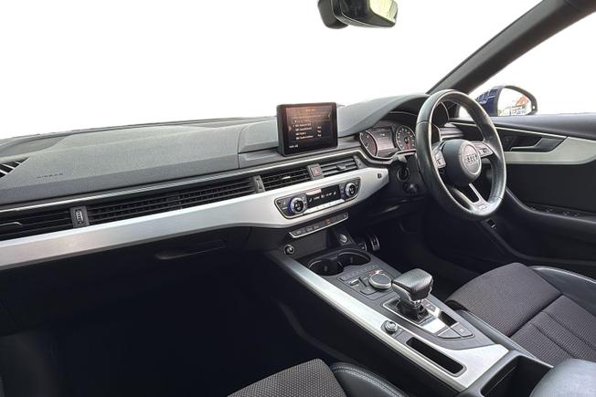 Audi A4 Avant Photo 2
