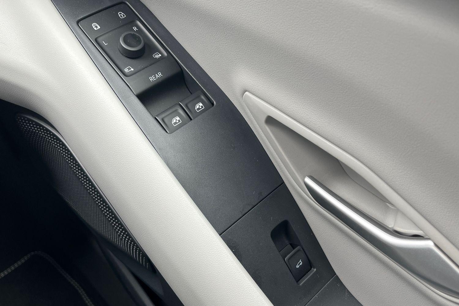 Ford Explorer Photo 15