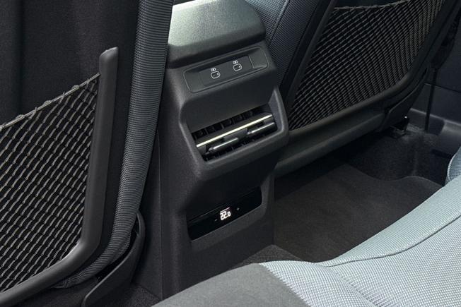 AUDI Q3 Photo 24