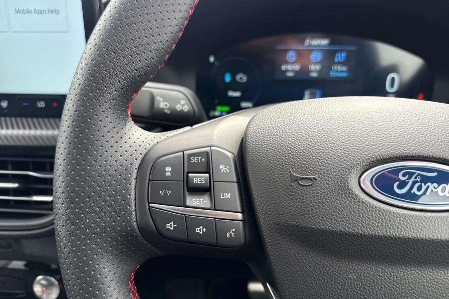 Ford KUGA Photo autoimg-5ad95e8360857c61c4905b75ddad1a55020cf0f8.jpg
