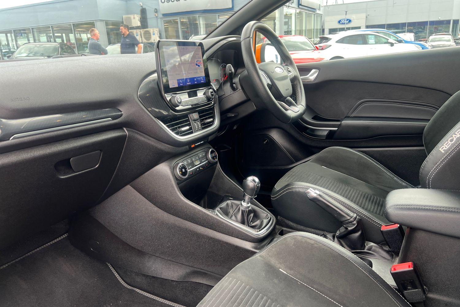 Ford FIESTA Photo 17