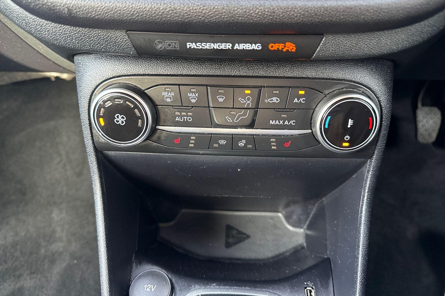 Ford FIESTA Photo 26