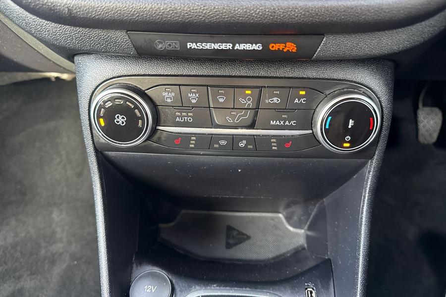 Ford FIESTA Photo autoimg-5adaa3a65a3af0b821b84fc4f1cc62a80dc9b3fc.jpg