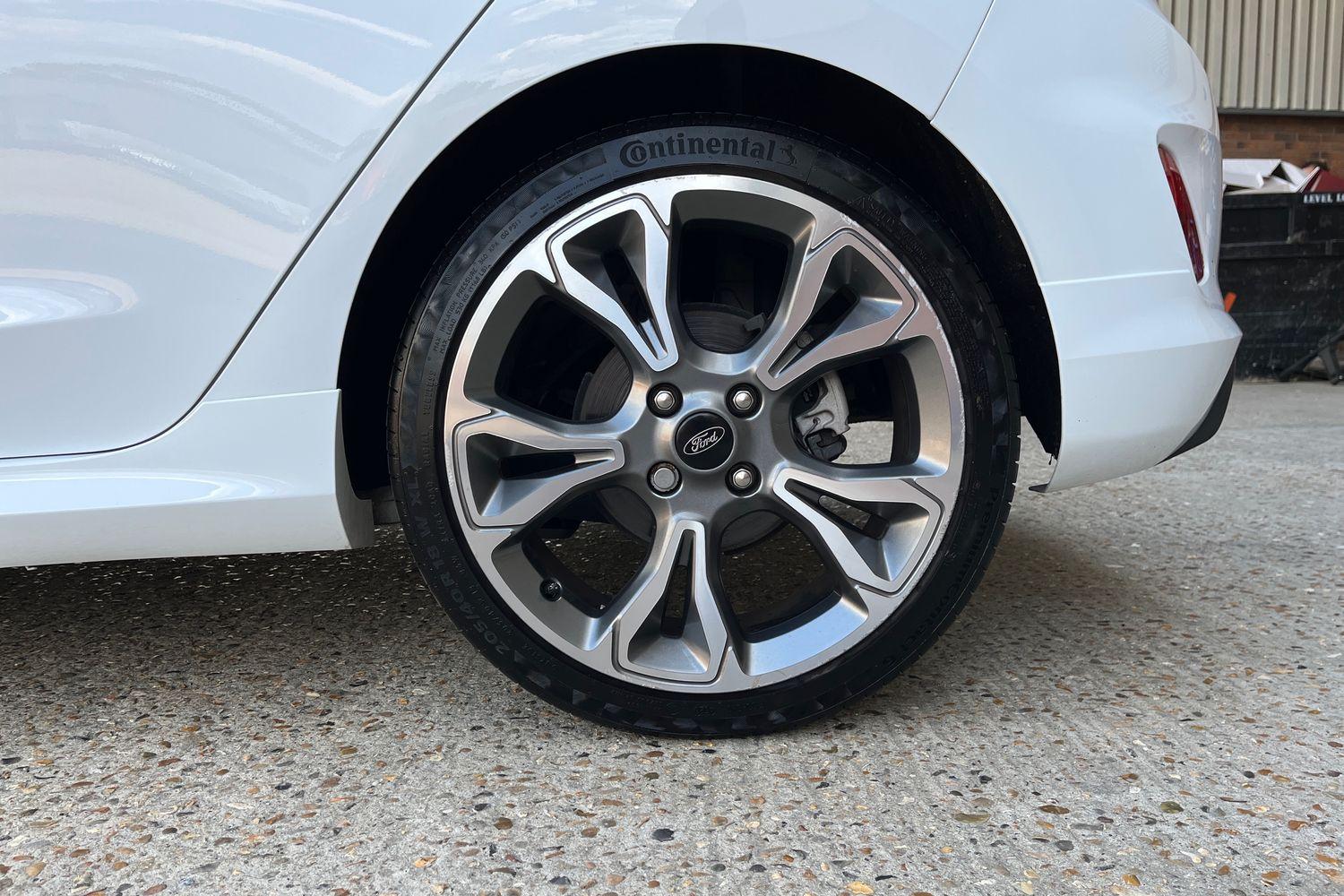 Ford Fiesta Photo 7