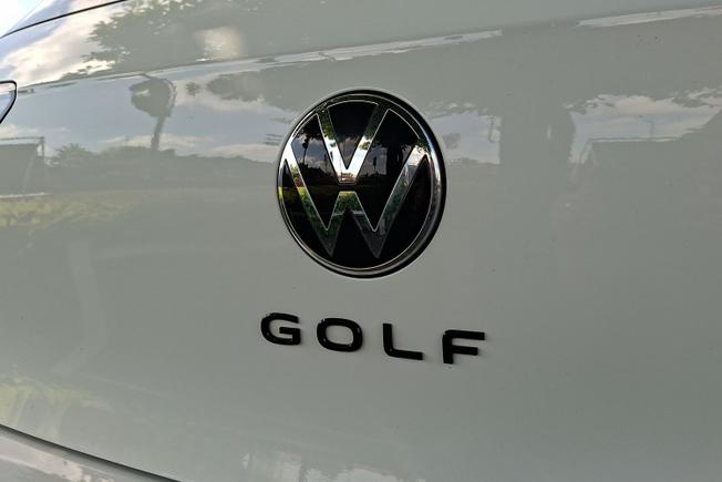 VOLKSWAGEN Golf Photo 36