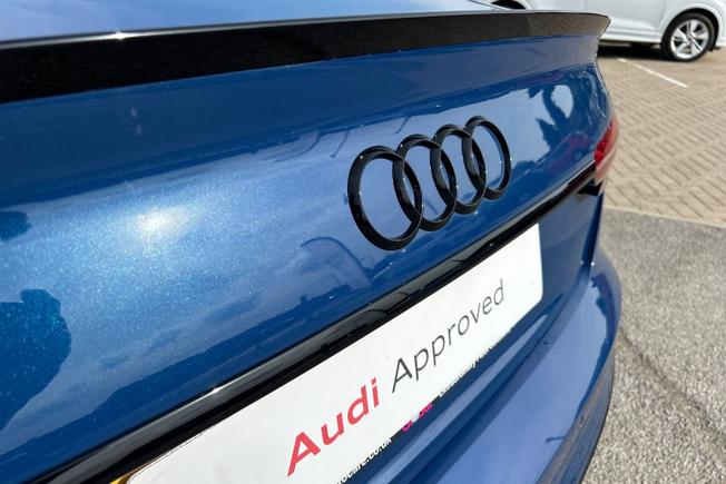 AUDI A4 Photo 41