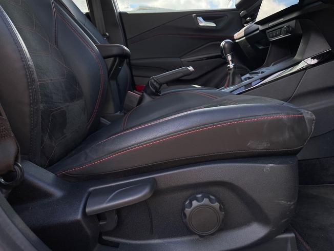 FORD Puma Photo 34