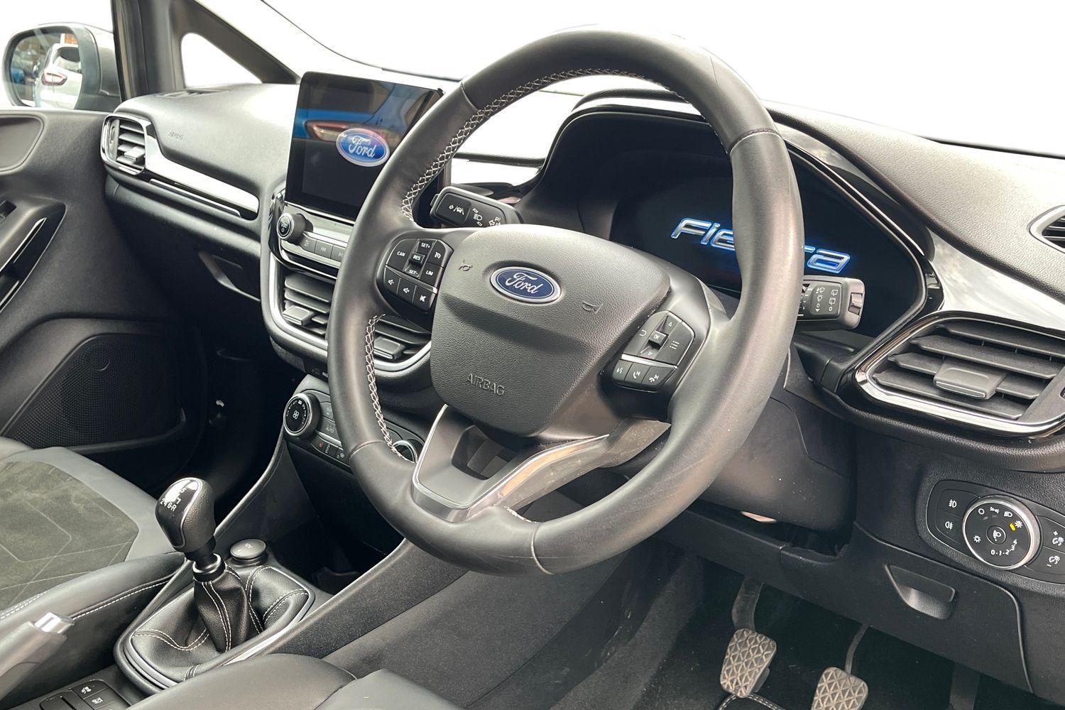 Ford Fiesta Photo 8
