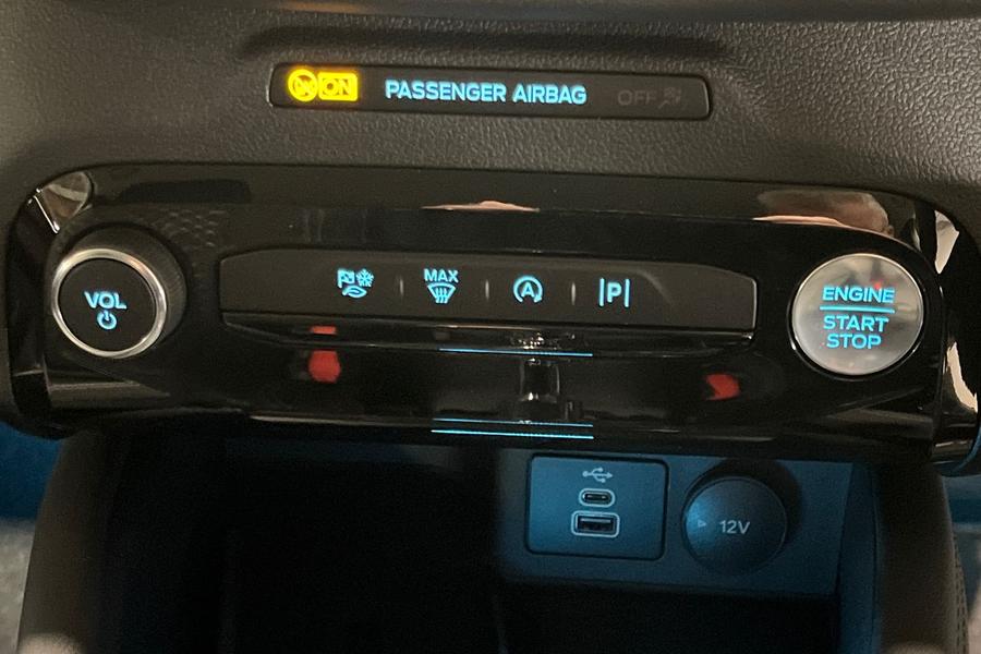Ford Kuga Photo autoimg-5af9f4972756467191a6735ea8af12e1b4faee10.jpg