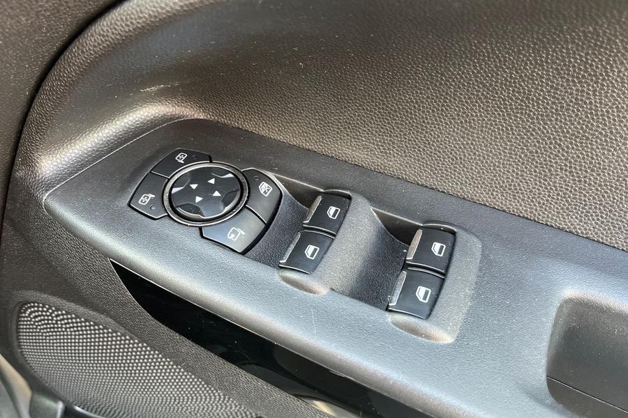 Ford ECOSPORT Photo autoimg-5afba200d41ccbb7bcb4f1a3b923904be3d56909.jpg