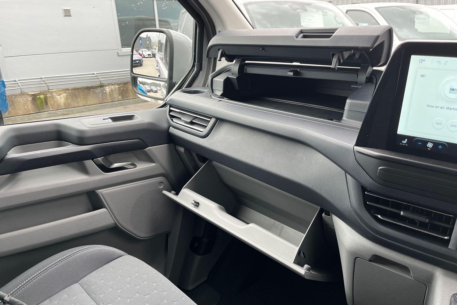 Ford TRANSIT CUSTOM Photo 30