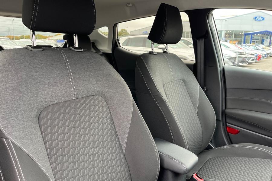 Ford FIESTA Photo autoimg-5afe2c82fc31dd69c9d1ae40eb35fe0bc6f8c7d3.jpg