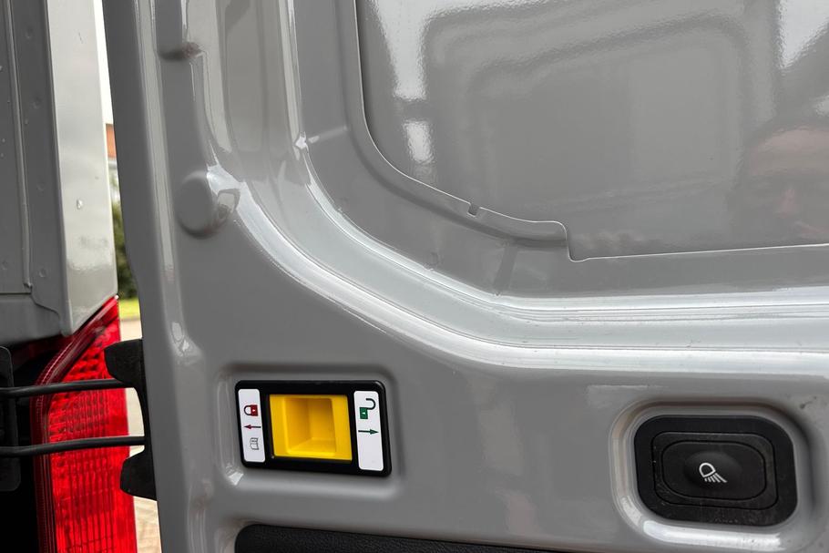 Used Ford E-TRANSIT BT75UVC 27