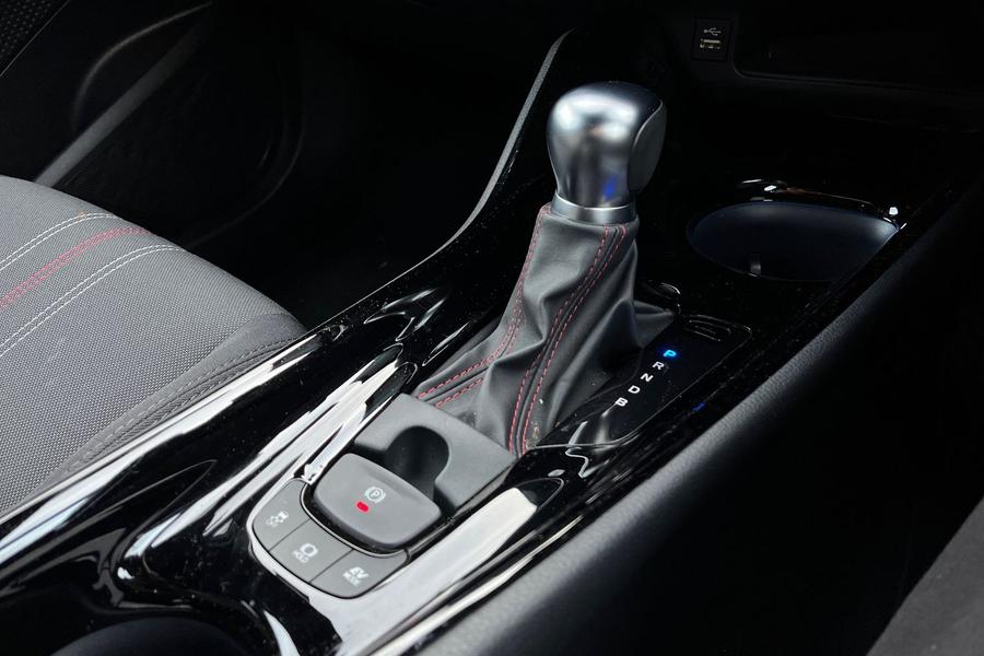 Toyota C-HR Photo autoimg-5aff826a190f088030ac209e52227b8eea3ad133.jpg