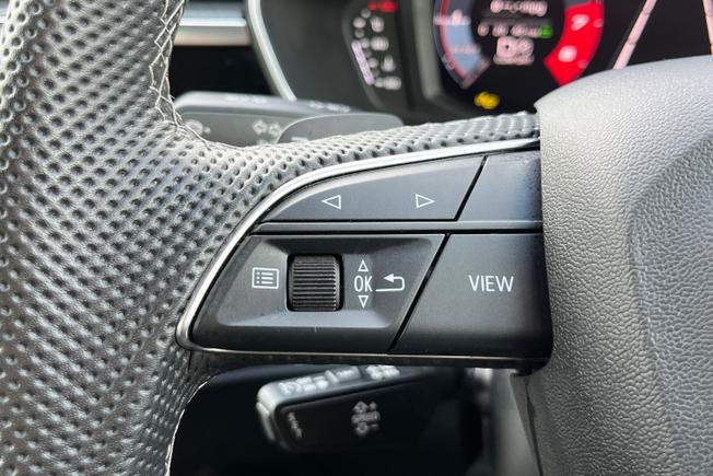 AUDI Q3 Photo 16
