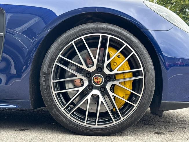PORSCHE Panamera Photo 5
