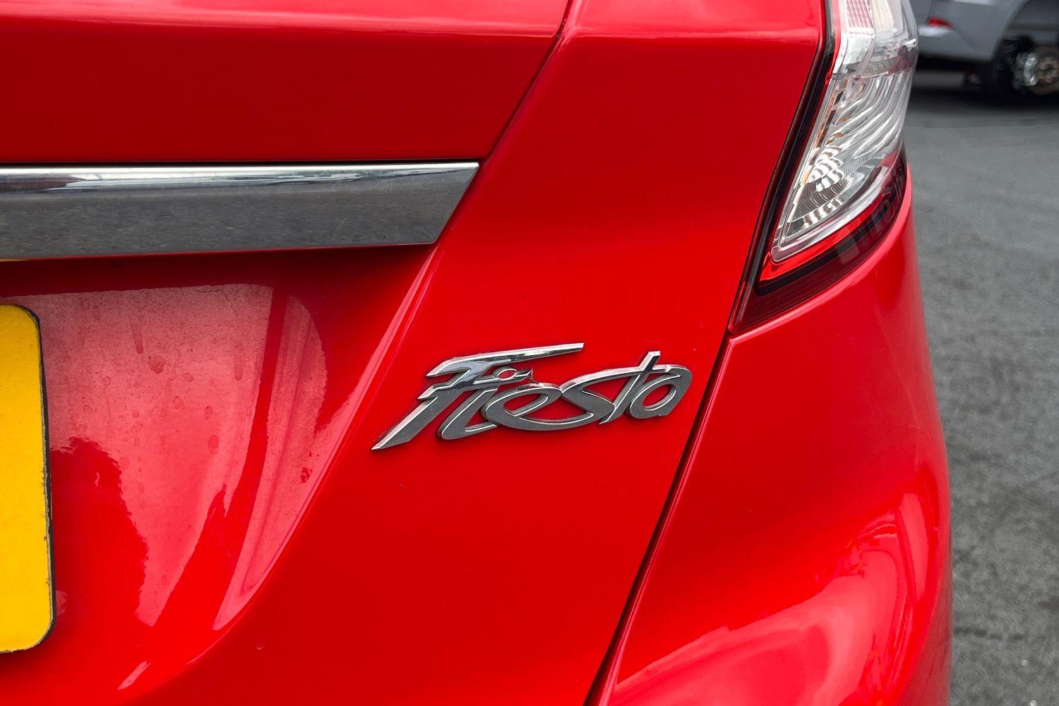 Ford FIESTA Photo 23