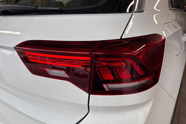 VOLKSWAGEN T-Roc Photo 18