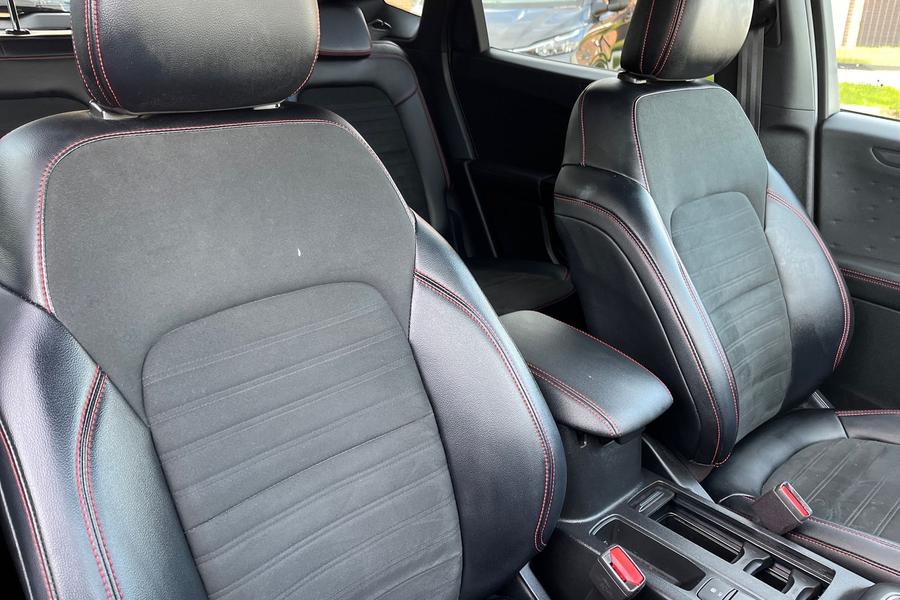 Ford KUGA Photo autoimg-5b0c1cadb0b461c63d355485c4b27daf9bfc5309.jpg