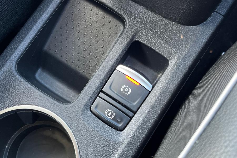 Renault CAPTUR Photo autoimg-5b0e85601f81443b3fc8a669fba3dbe76133a974.jpg