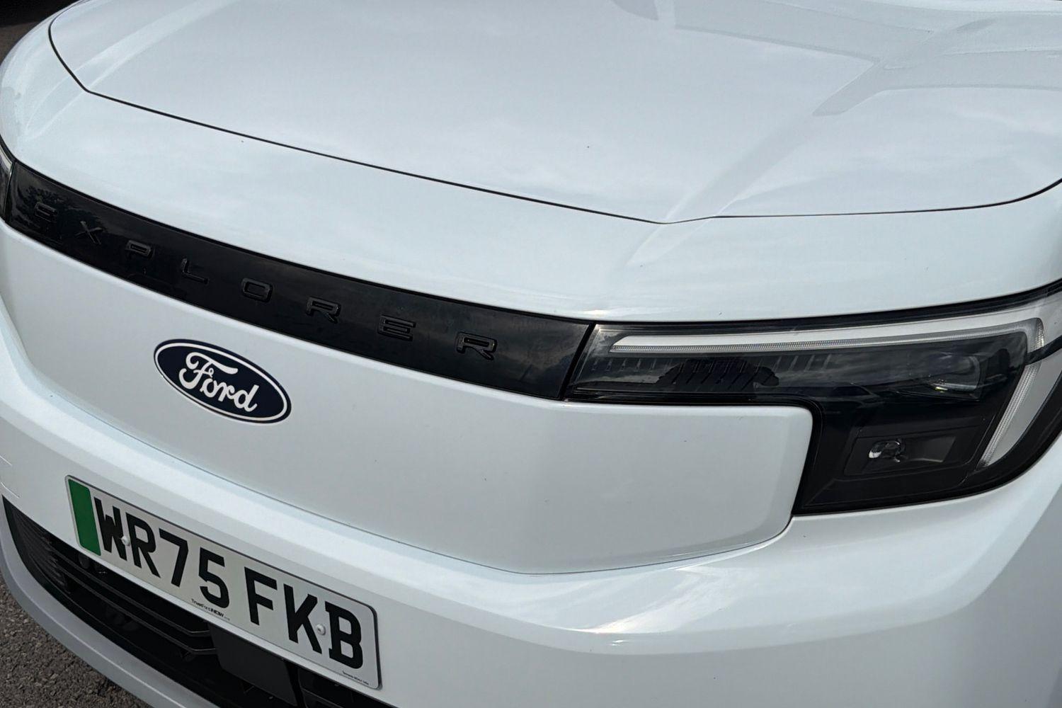 Ford Explorer Photo 38