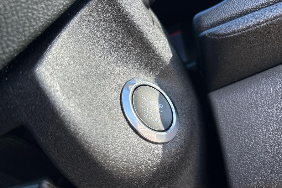 Ford TRANSIT Photo autoimg-5b109edfcc2febd4ee42c06e94bbdab2e1ffda32.jpg