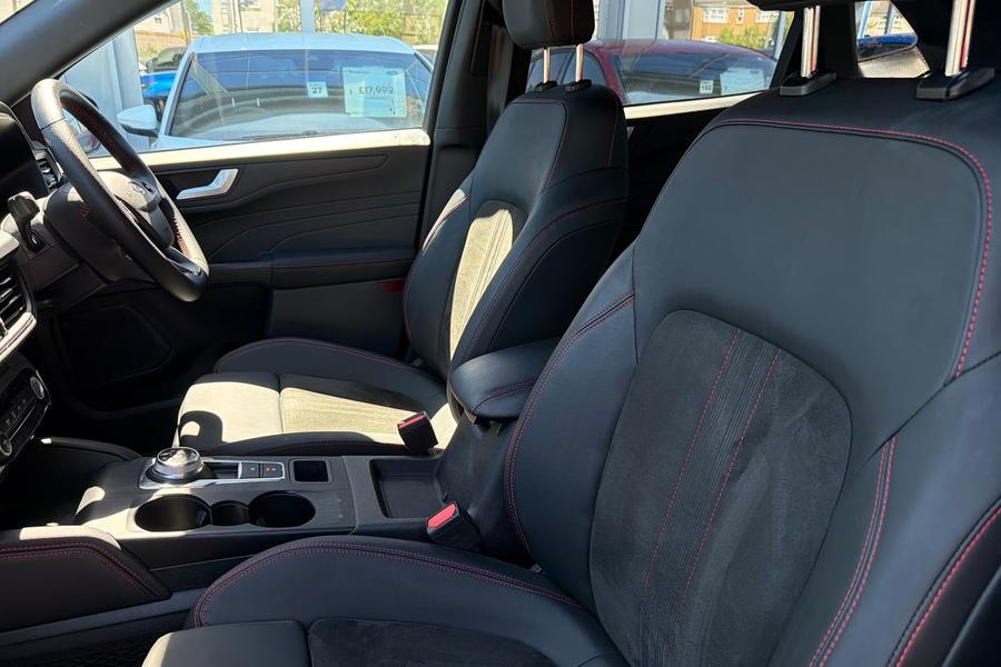 Ford KUGA Photo autoimg-5b10e64c9ed35dc8205c756f91419952ee7be4fd.jpg