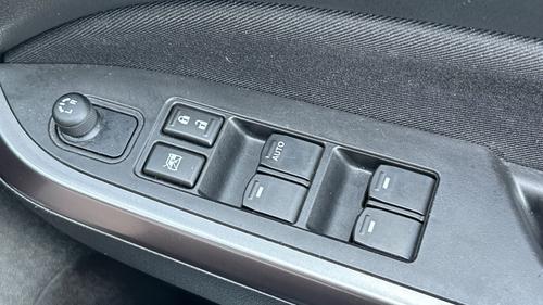Suzuki Vitara Photo autoimg-5b13cef9f874070a00673ff4e6e046d7741530ab.jpg
