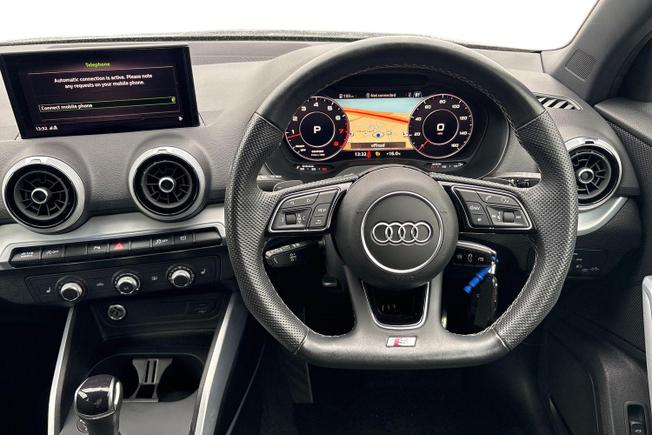 Audi Q2 Photo 11