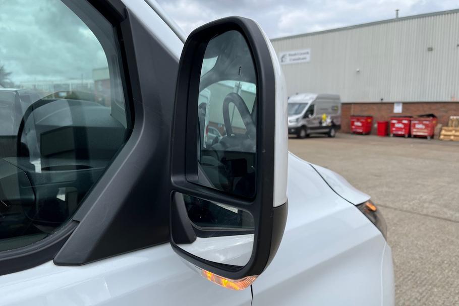Used Ford TRANSIT CUSTOM LD74DNX 37