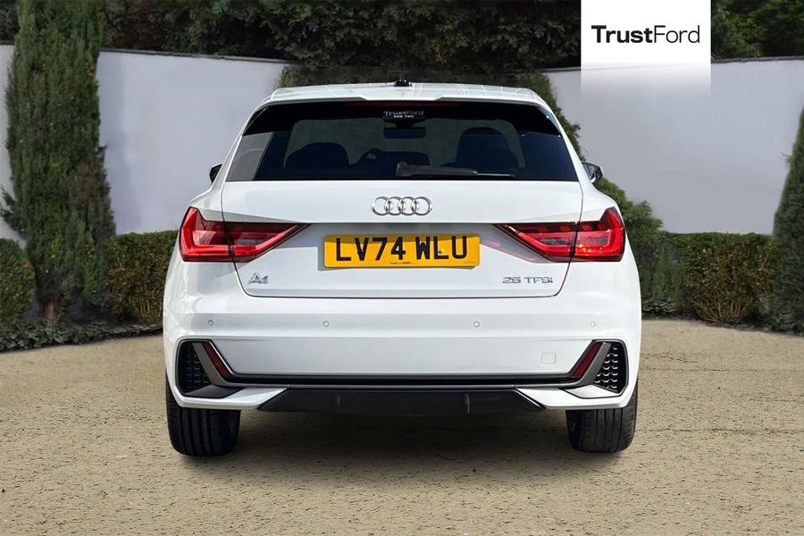 Audi A1 Photo autoimg-5b1dbfd04ce2049eb6d5e2d49f53488d3a361673.jpg