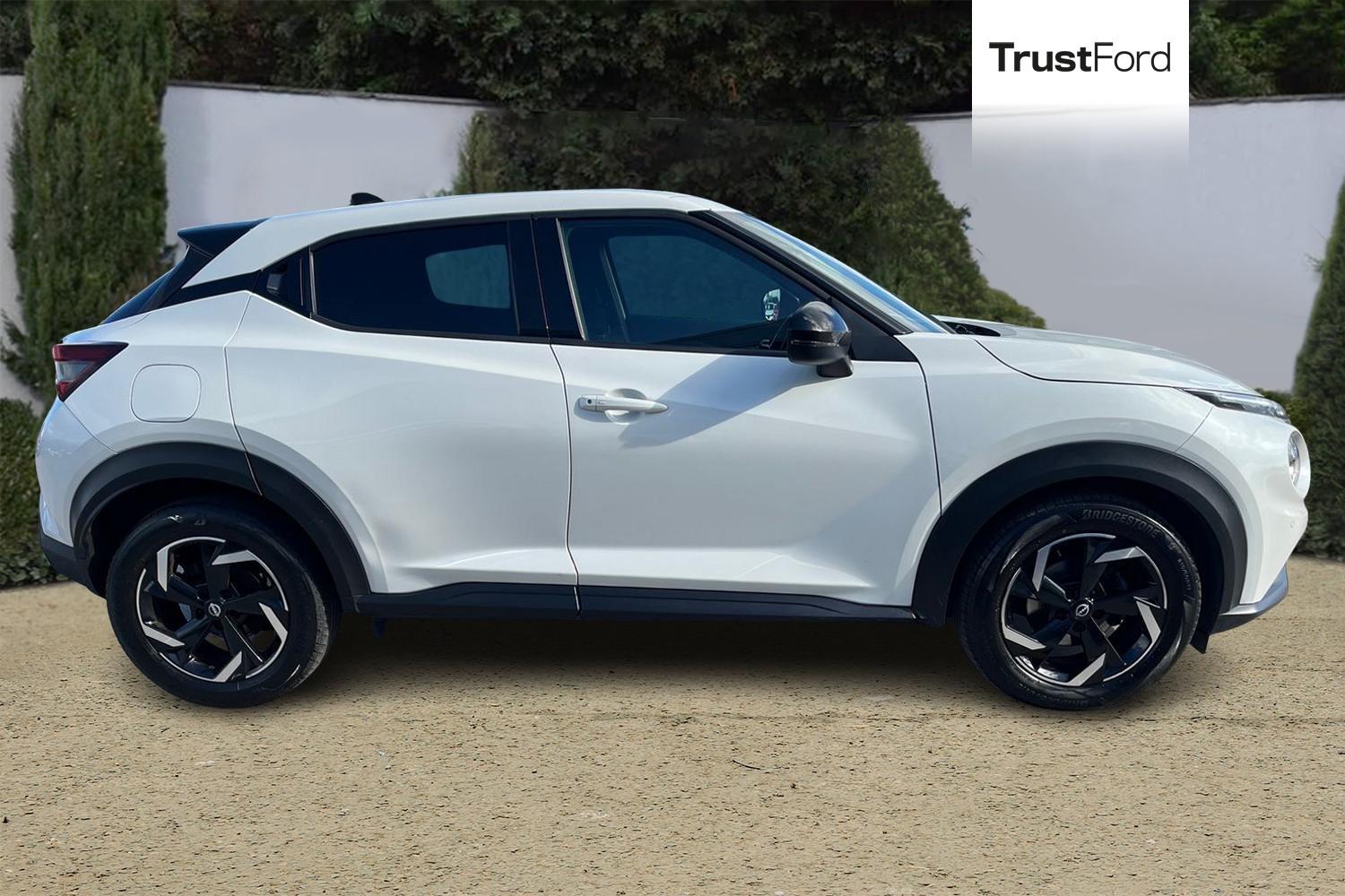 Nissan JUKE Photo 2