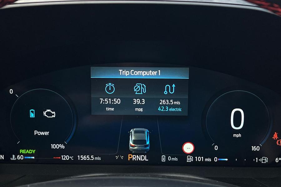 Ford Kuga Photo autoimg-5b20388e7336d813622dbddb0b981f710f325d00.jpg