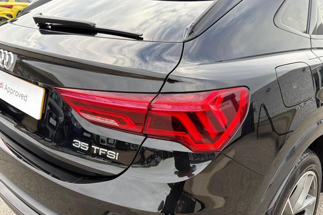 Audi Q3 Photo 18