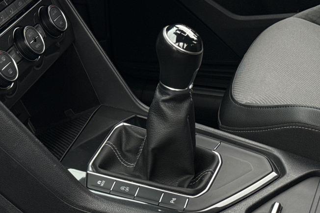 VOLKSWAGEN Tiguan Photo 45