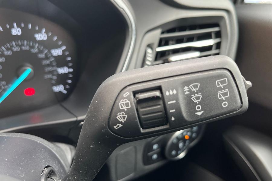 Ford FOCUS Photo autoimg-5b2319dcf2f476ca3e083134464e515e85590703.jpg