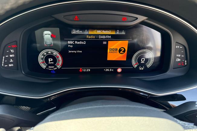 AUDI Q7 Photo 15
