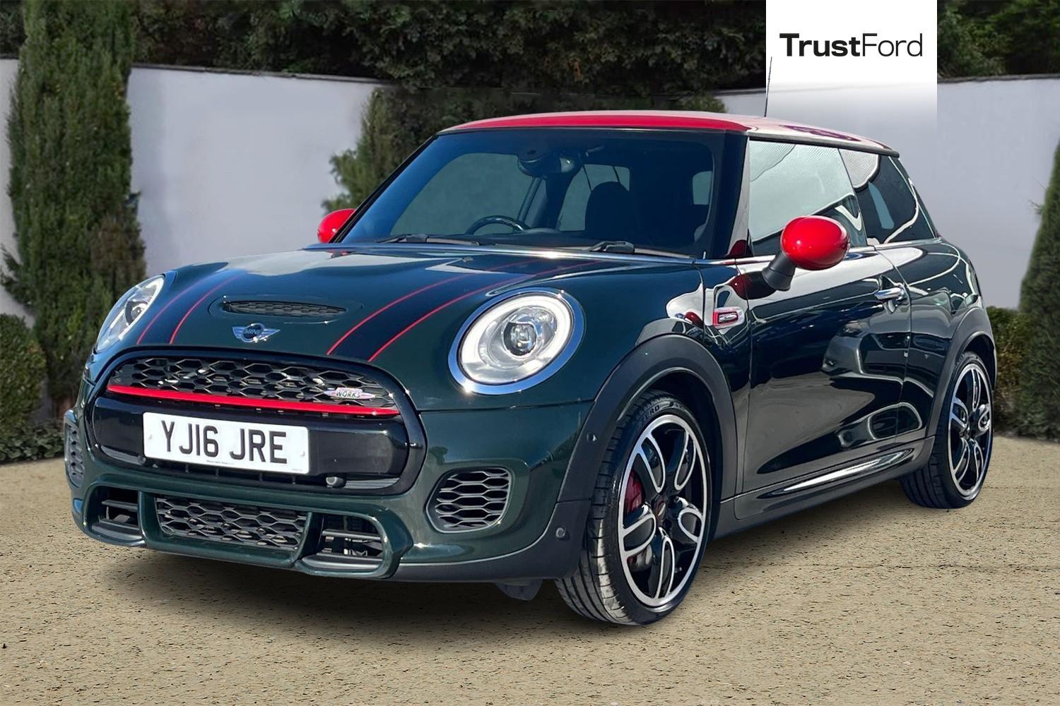 MINI HATCHBACK Photo 4