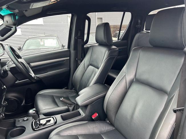 TOYOTA Hilux Photo 42