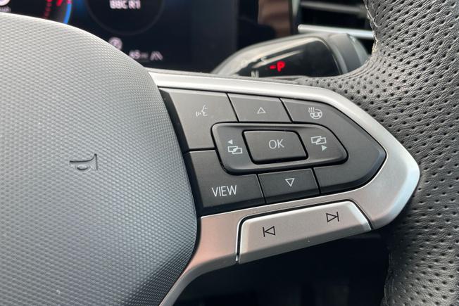 VOLKSWAGEN Passat Photo 17