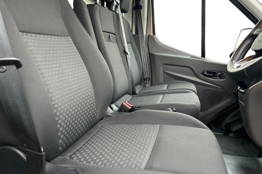 Ford Transit Photo autoimg-5b2ea3724594656b6a149bc07891e7b194881bc4.jpg