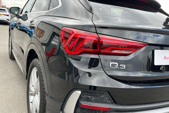 AUDI Q3 Photo 55
