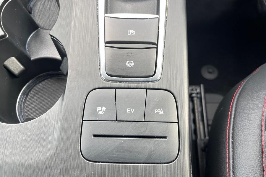 Ford Kuga Photo autoimg-5b38fe089372e7498c69a1943da29c502a5c8173.jpg