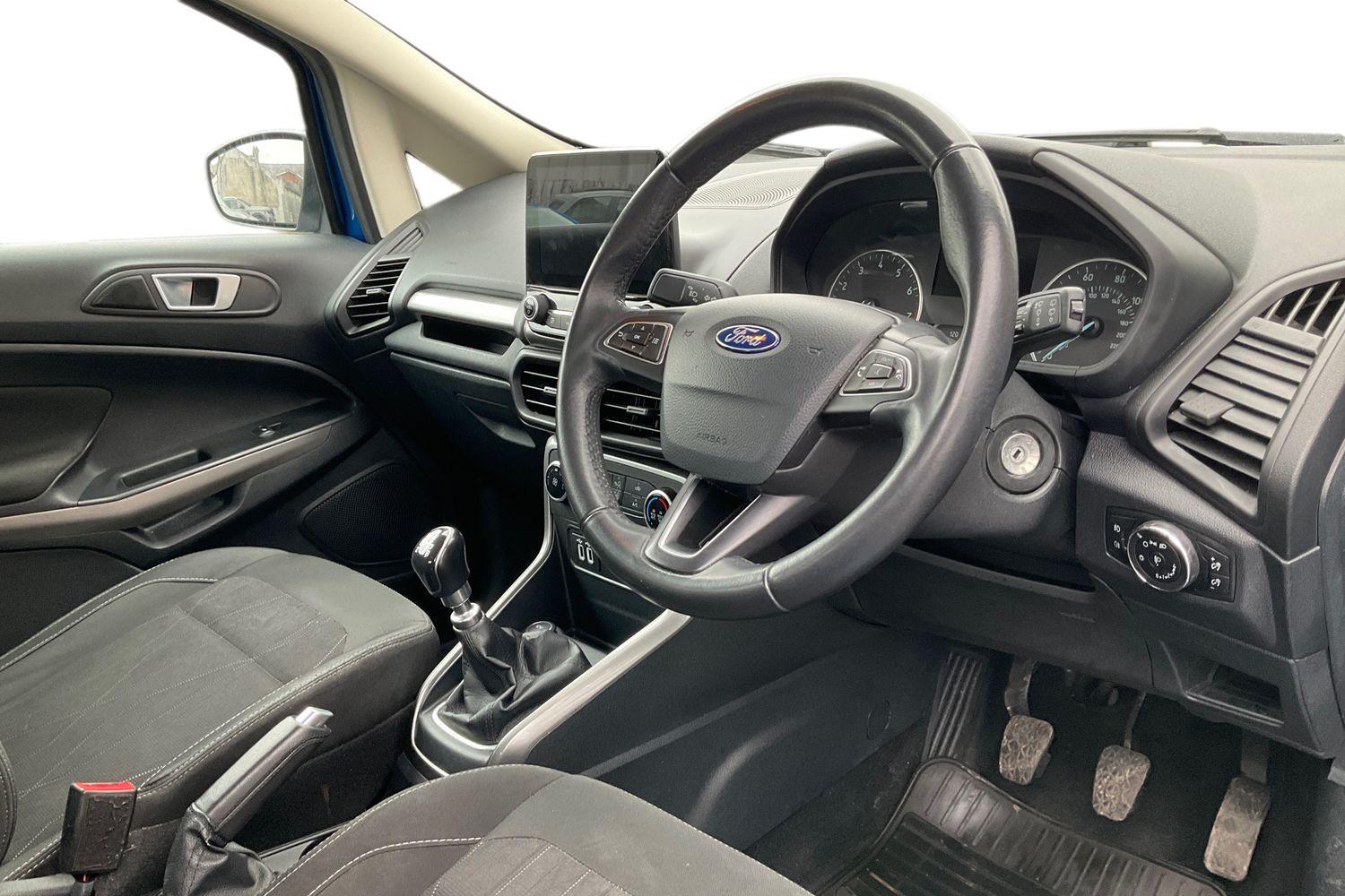Ford ECOSPORT Photo 8