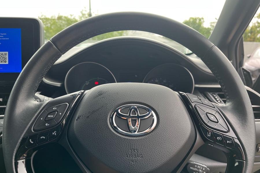 Toyota C-HR Photo autoimg-5b3f0e33dbb16c427d3e9b5dc6fe15a51bd40756.jpg