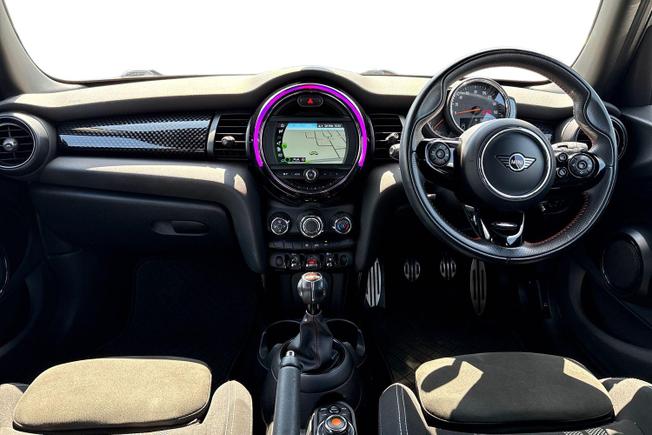 MINI Hatch Photo 10