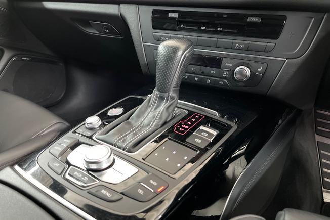 AUDI A6 Avant Photo 23